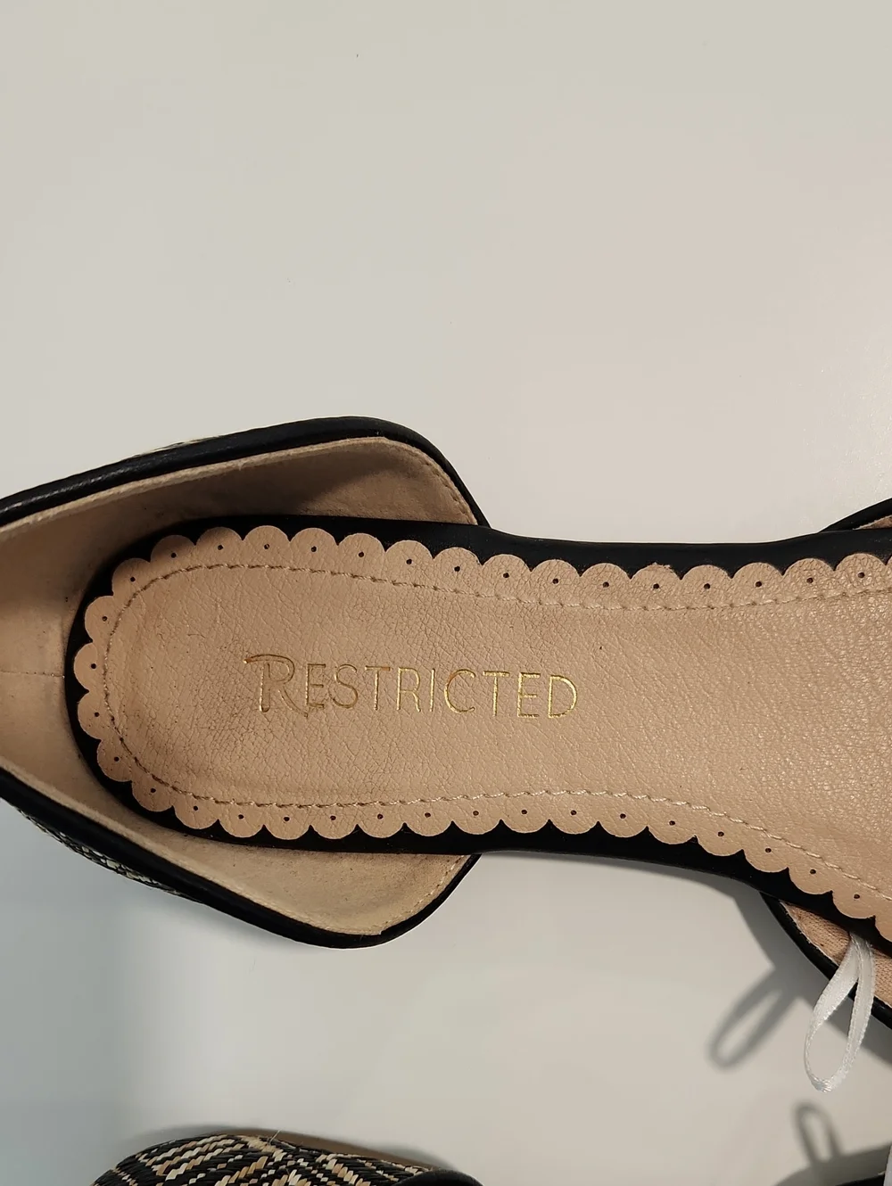 Restricted Women's Aztec Print D'Orsay Flats Size 10 - Picture 2 of 6